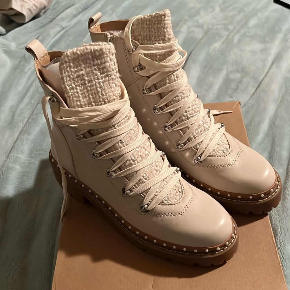 New Steve Madden Rainier boots bone color size 9